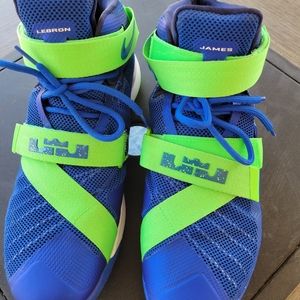 Nike Lebron 749417-441 BASKETBALL ATHLETIC